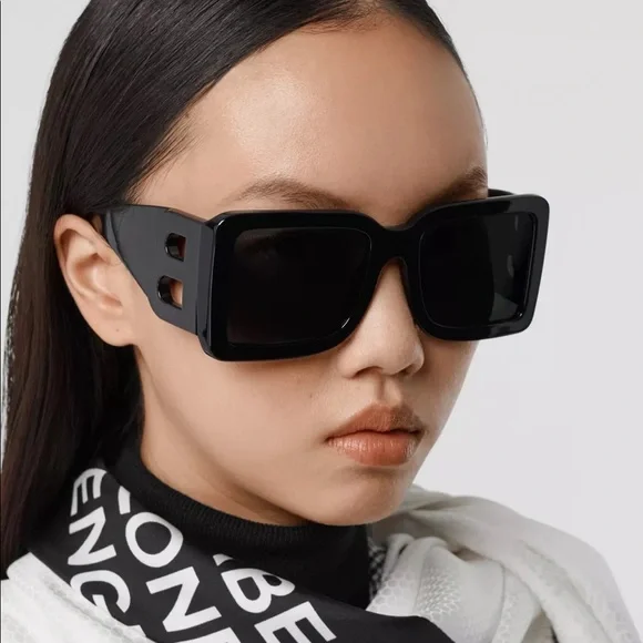 Burberry | Accessories | Burberry B Motif Square Frame  display picture 2